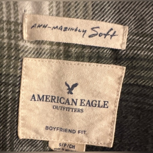 AE Plaid Button-Up Shirt - Picture 2 of 6